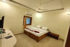 FabHotel ARC Homes
