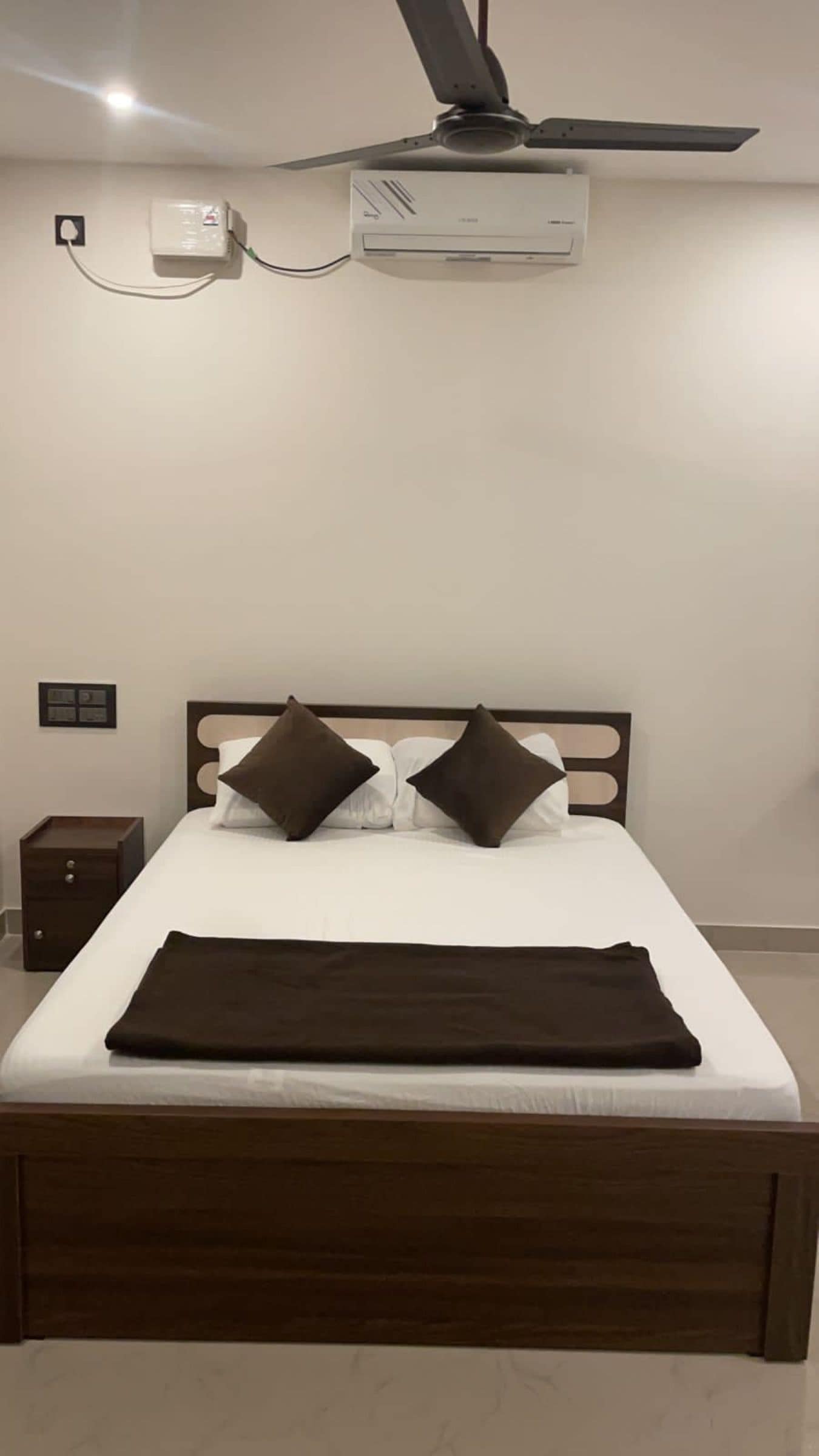 USHA BOARDINGANDLODGING - Tap to explore photos