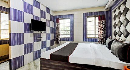 Hotel O Shree Krishna International Room Type - Classic