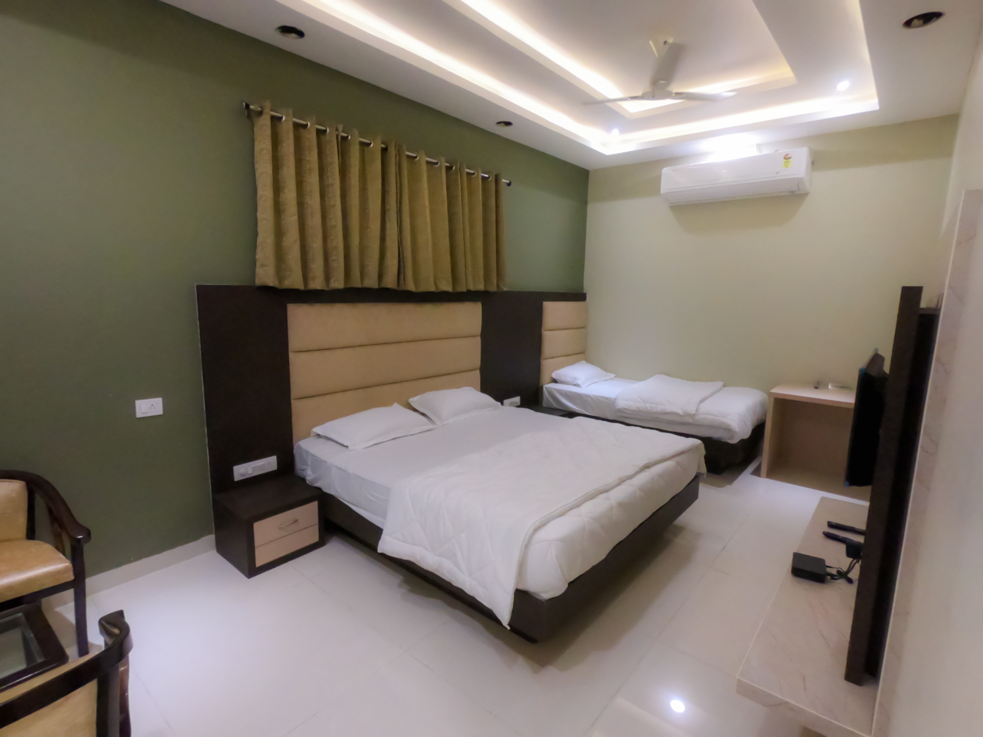 Hotel Meenakshi - Tap to explore photos