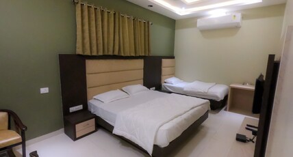 Hotel Meenakshi Room Type - Luxury Plus Room