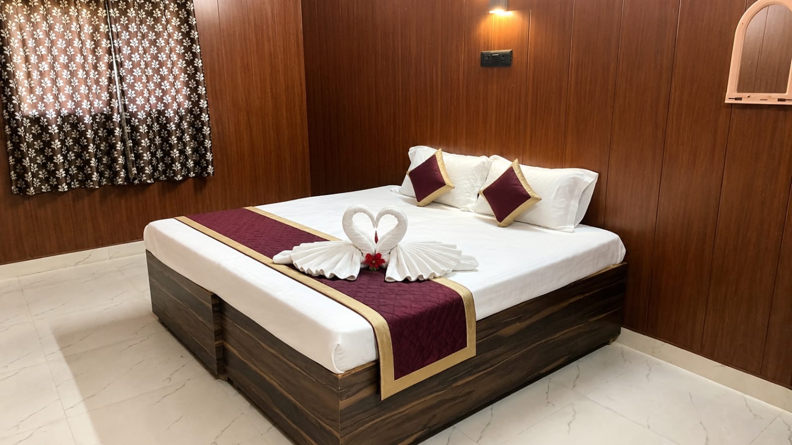 The Kashi Guest House Sarnath - Tap to explore photos