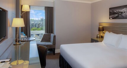 Doubletree by Hilton Bristol Room Type - SUPERIOR QUEEN GUEST ROOM