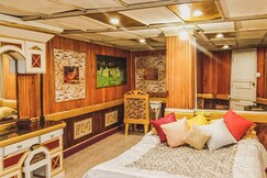 The Clubhouse Ooty | Rooms in a Homestay