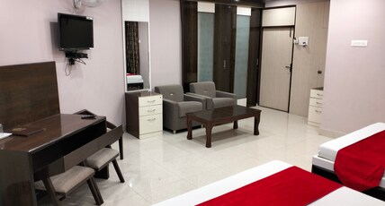 Hotel Shri Gourav Room Type - King Suite