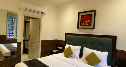 Status Business Hotel The Mall Room Type - Super Deluxe Room