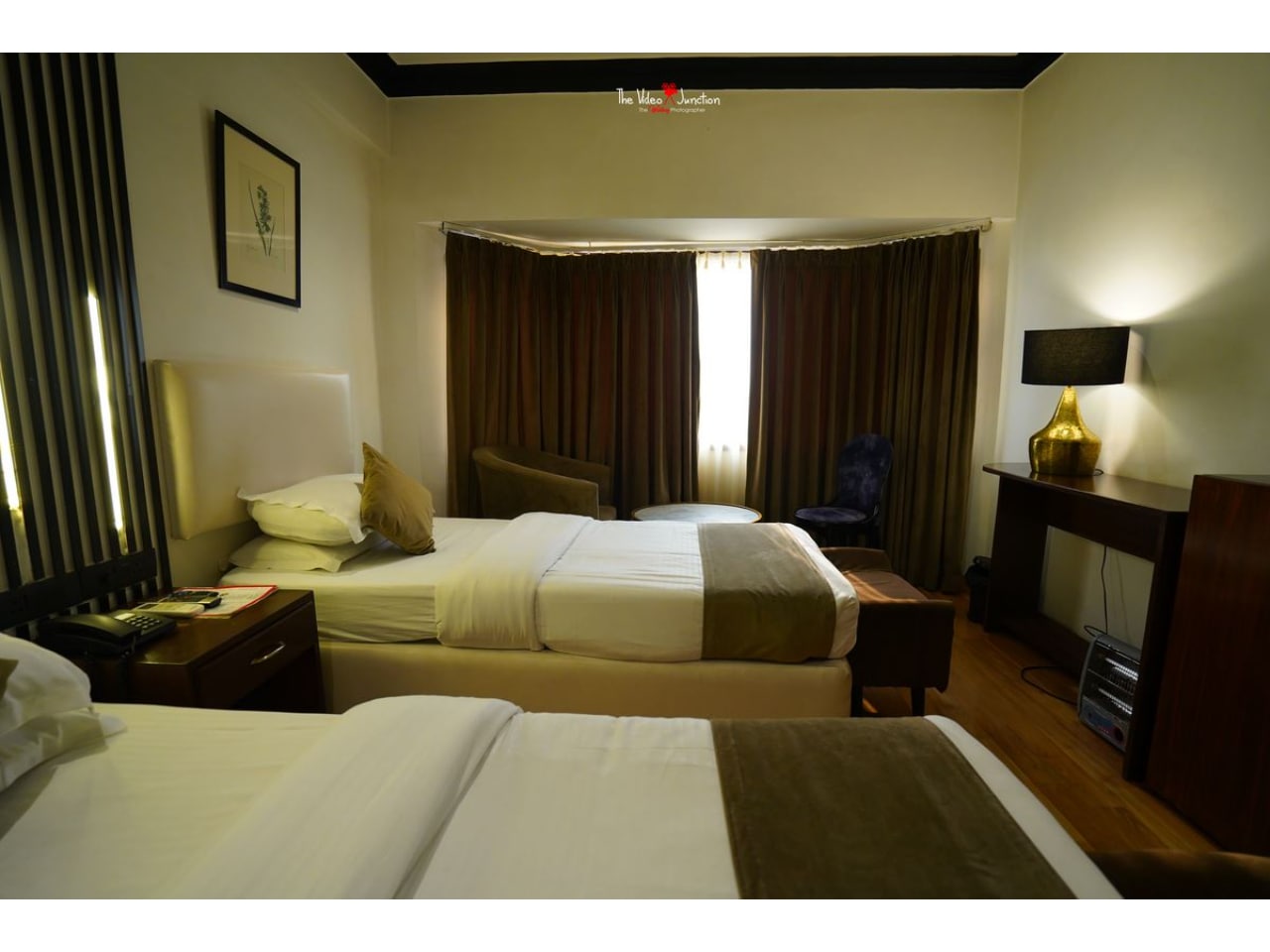 Nirulas Hotel (3 Min Walking Distance From metro Station) - Tap to explore photos