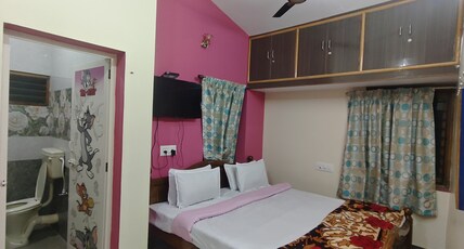 PPH Living Thulasiramans Home stay Room Type - King Bed Room