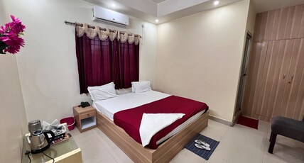 Hotel Aditya Room Type - DELUX ROOM