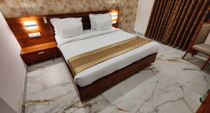 RISING RESORT Room Type - Luxury Room