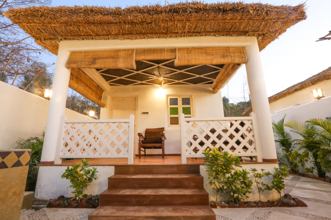 Meer Baugh - Tap to explore photos