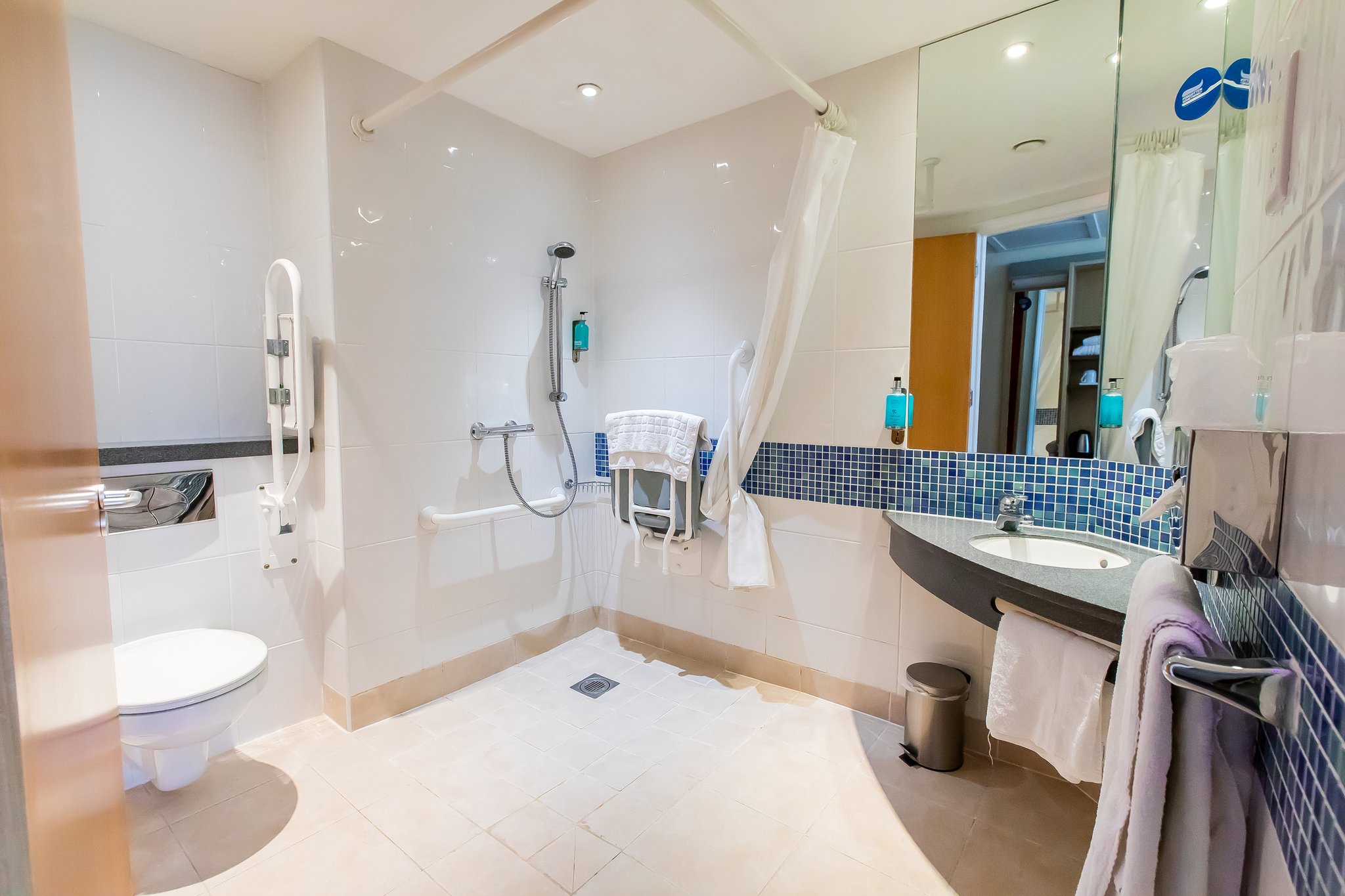 Holiday Inn Express NORWICH - Tap to explore photos
