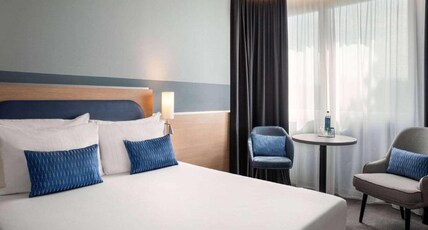 Sunday Hotel Frankfurt Airport Kelsterbach Room Type - Deluxe Double Room Sunday Hotel Frankfurt Airport Kelsterbach Room Type - Deluxe Double Room