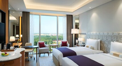 The Leela Bhartiya City Bengaluru Room Type - The Leela Signature Room