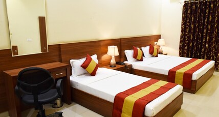  HOTEL PALACE, AMRITSAR Room Type - Deluxe triple bed room