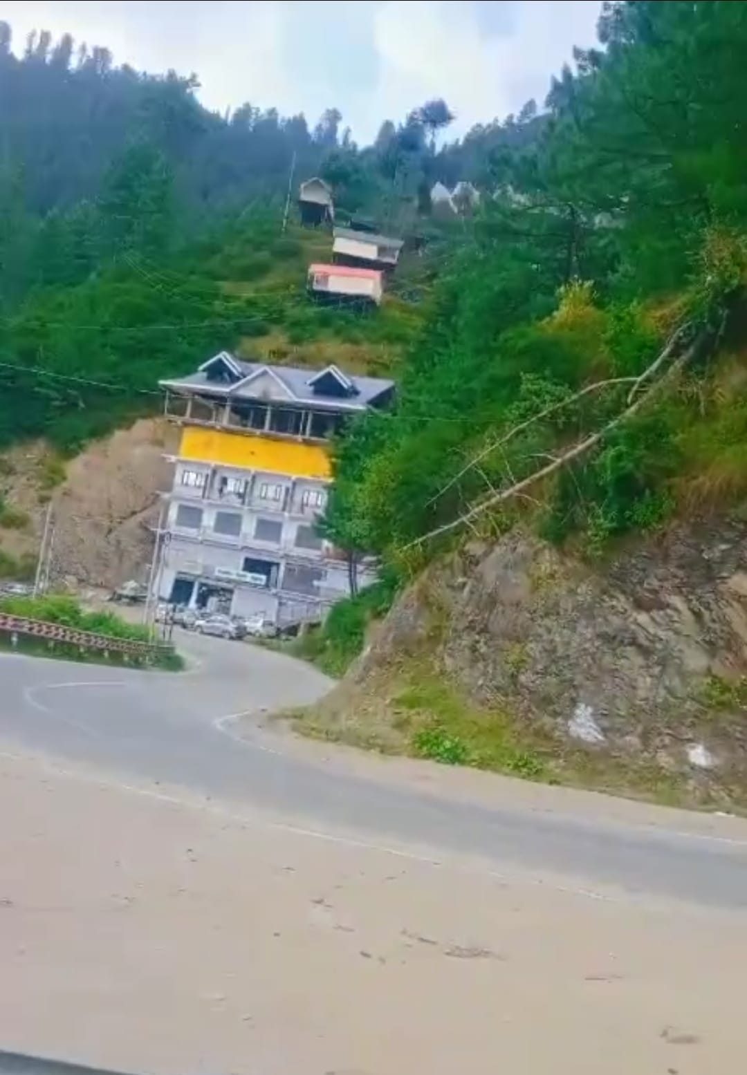 Hotel Paradise - Tap to explore photos