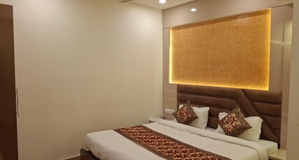 THE BANARAS PARADISE Room Type - Deluxe Double or Twin Room