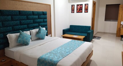 HOTEL GREEN PARK ANAND Room Type - DELUXE AC ROOMS