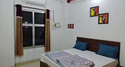 Raj Hotel Room Type - Deluxe Room (AC)