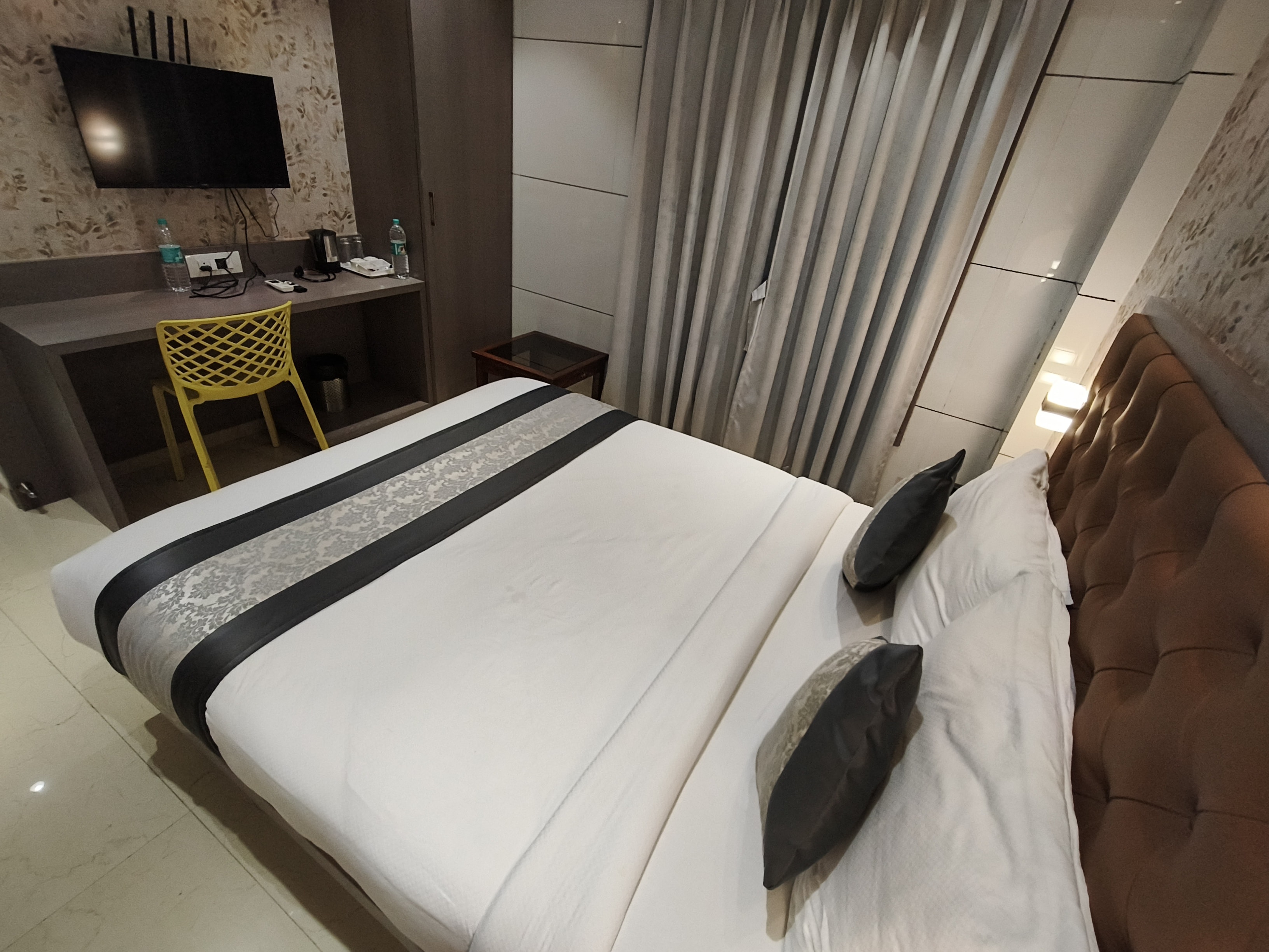 Hotel Pearl Residency Thane - Tap to explore photos