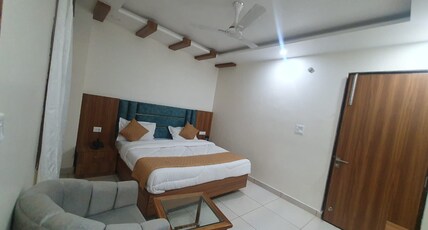 Hotel S B International Guest House Room Type - Deluxe Double Room