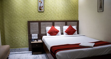 Welcome Regency Room Type - Deluxe Double (AC)