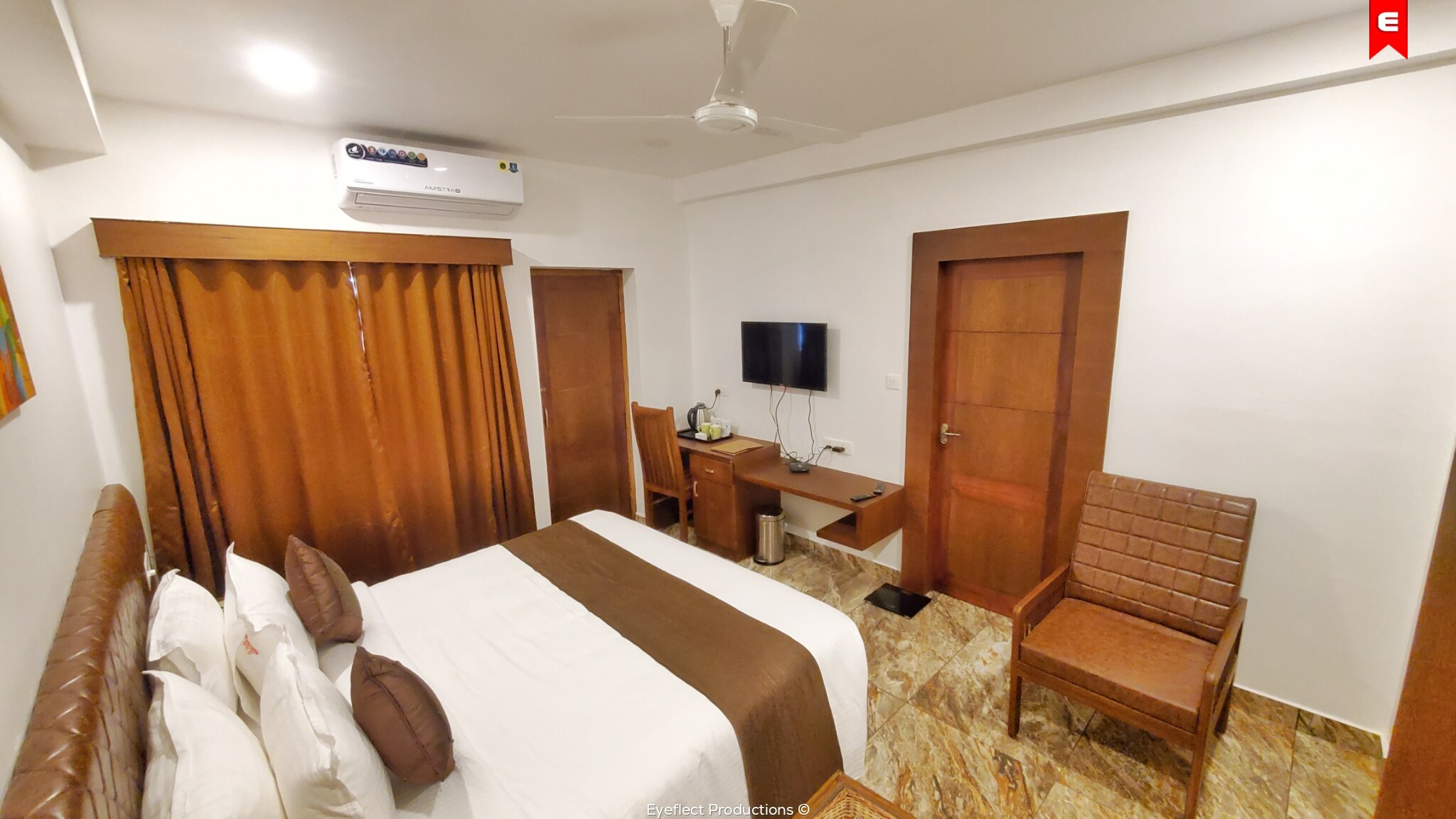 Hotel Vani, Changanaserry - Tap to explore photos