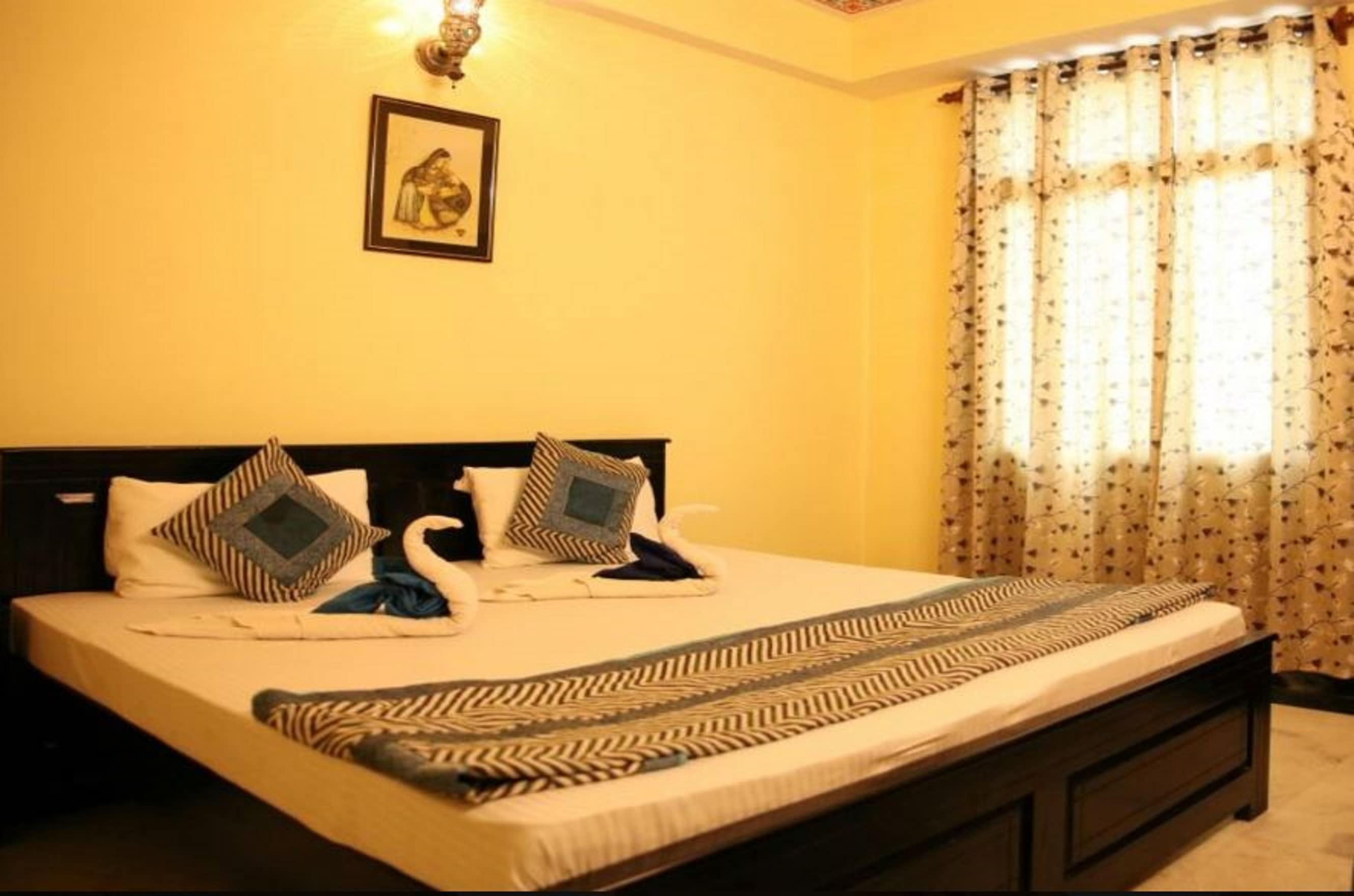 HOTEL NAHARSINGH HAVELI  - Tap to explore photos