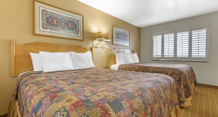 Best Western Gold Canyon Inn and Suites Room Type - Suite-2 Queen Beds, Non-Smoking, Separate Living Area, Microwave And Refrigerator, Sofabed, Full Bre