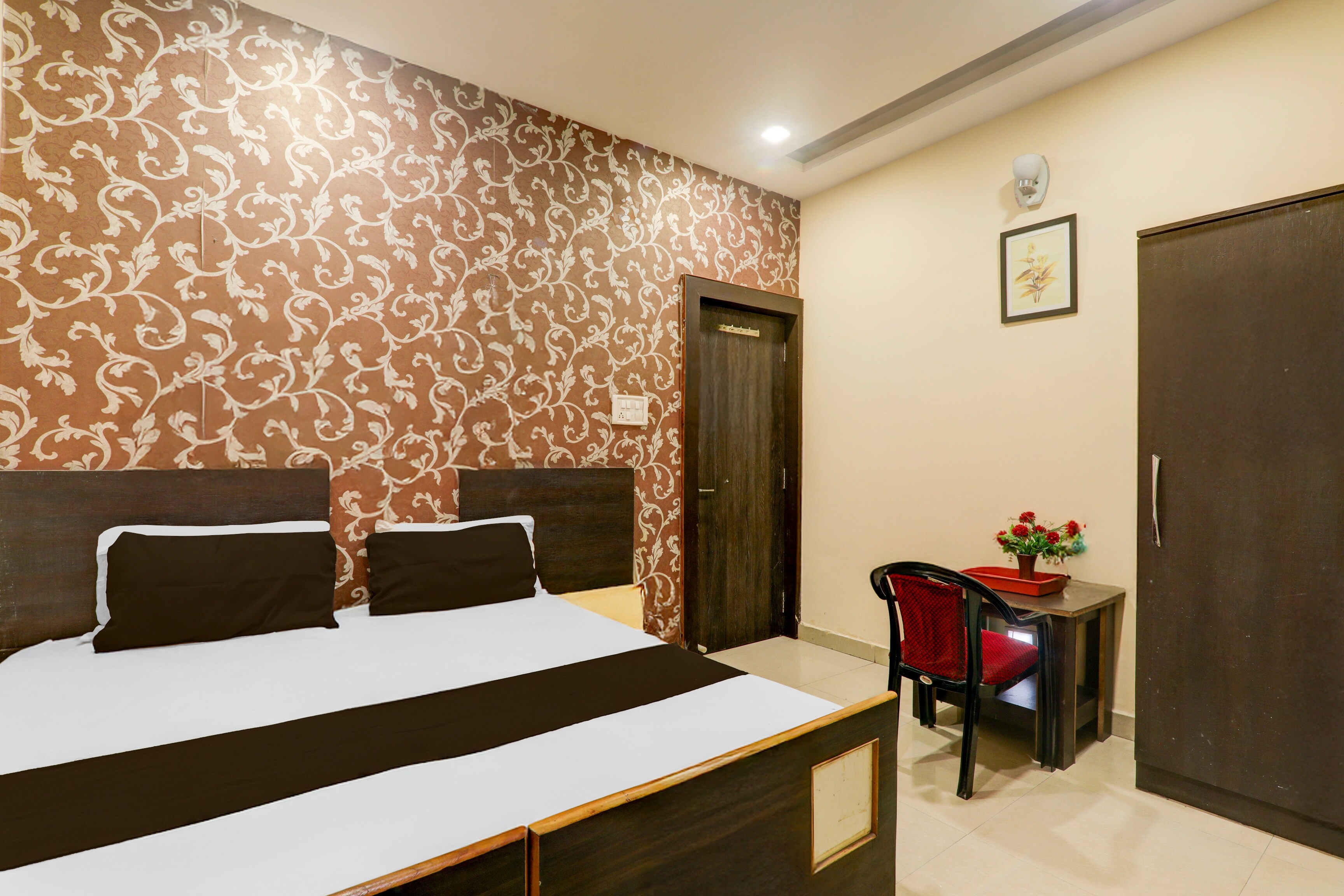 HOTEL O SHANKAR PALACE Pension Bada Bus Stop - Tap to explore photos