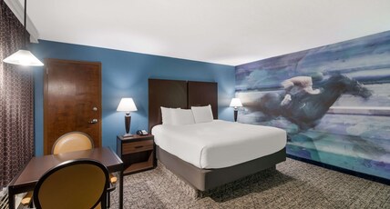 Best Western Winners Circle Room Type - 1 King Bed, Non-Smoking, Upstairs, High Speed Internet Access, Microwave And Refrigerator, Full Brea Best Western Winners Circle Room Type - 1 King Bed, Non-Smoking, Upstairs, High Speed Internet Access, Microwave And Refrigerator, Full Brea