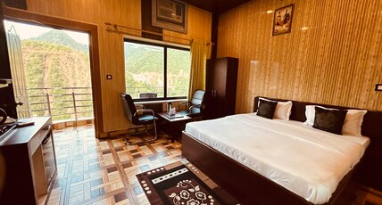 Samrat Hotel & Resort Room Type - Super Deluxe Room With River View and Balcony Samrat Hotel & Resort Room Type - Super Deluxe Room With River View and Balcony
