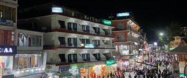 HOTEL HIGHWAY INN