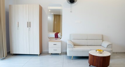 UK Plaza Room Type - Junior Suite Room With Balcony
