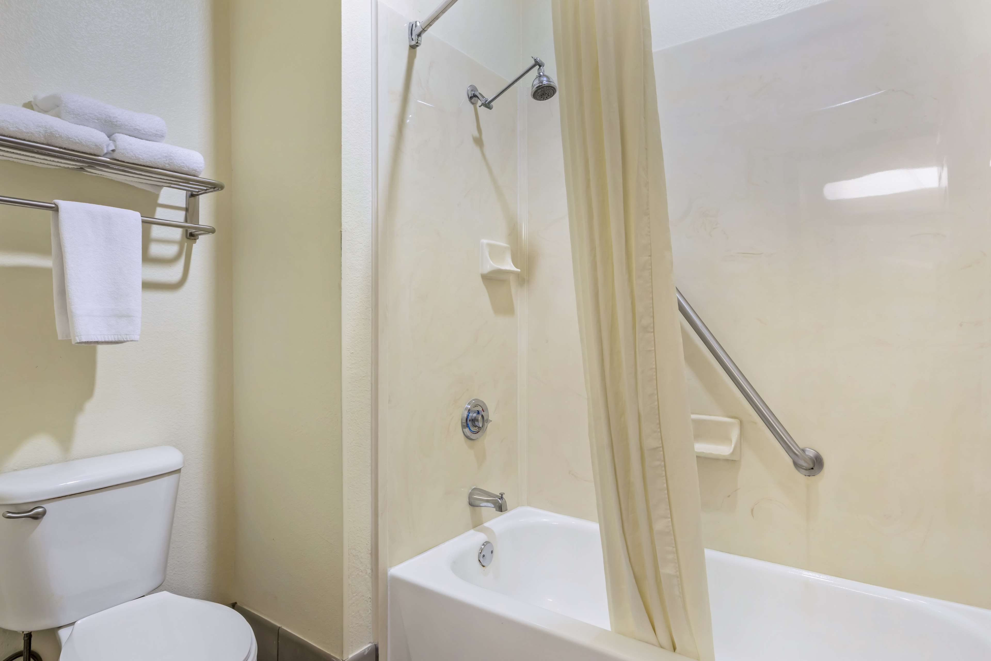 Best Western Fort Worth Inn & Suites - Tap to explore photos