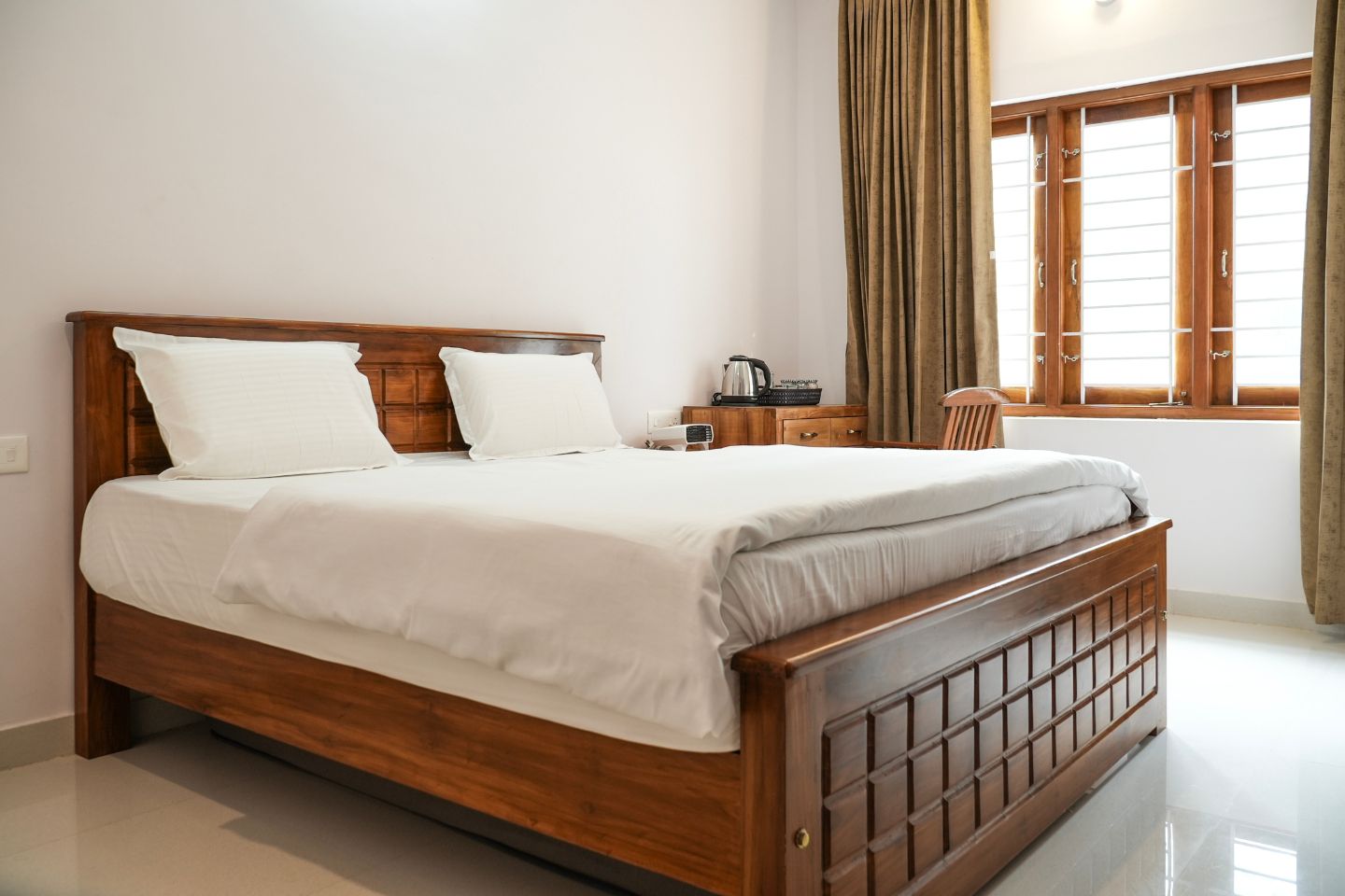 Sun Bright Inn 3 BHK Homestay With Kitchen - Tap to explore photos