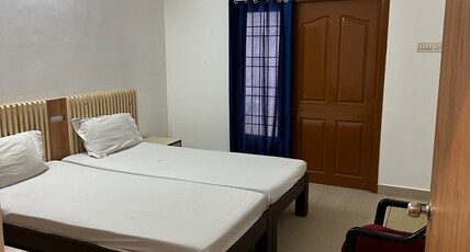 Smart Guest House Room Type - Standard Non AC Double Bedroom