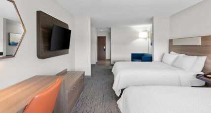 Holiday Inn Express & Suites MORRILTON Room Type - 2 Queen Suite