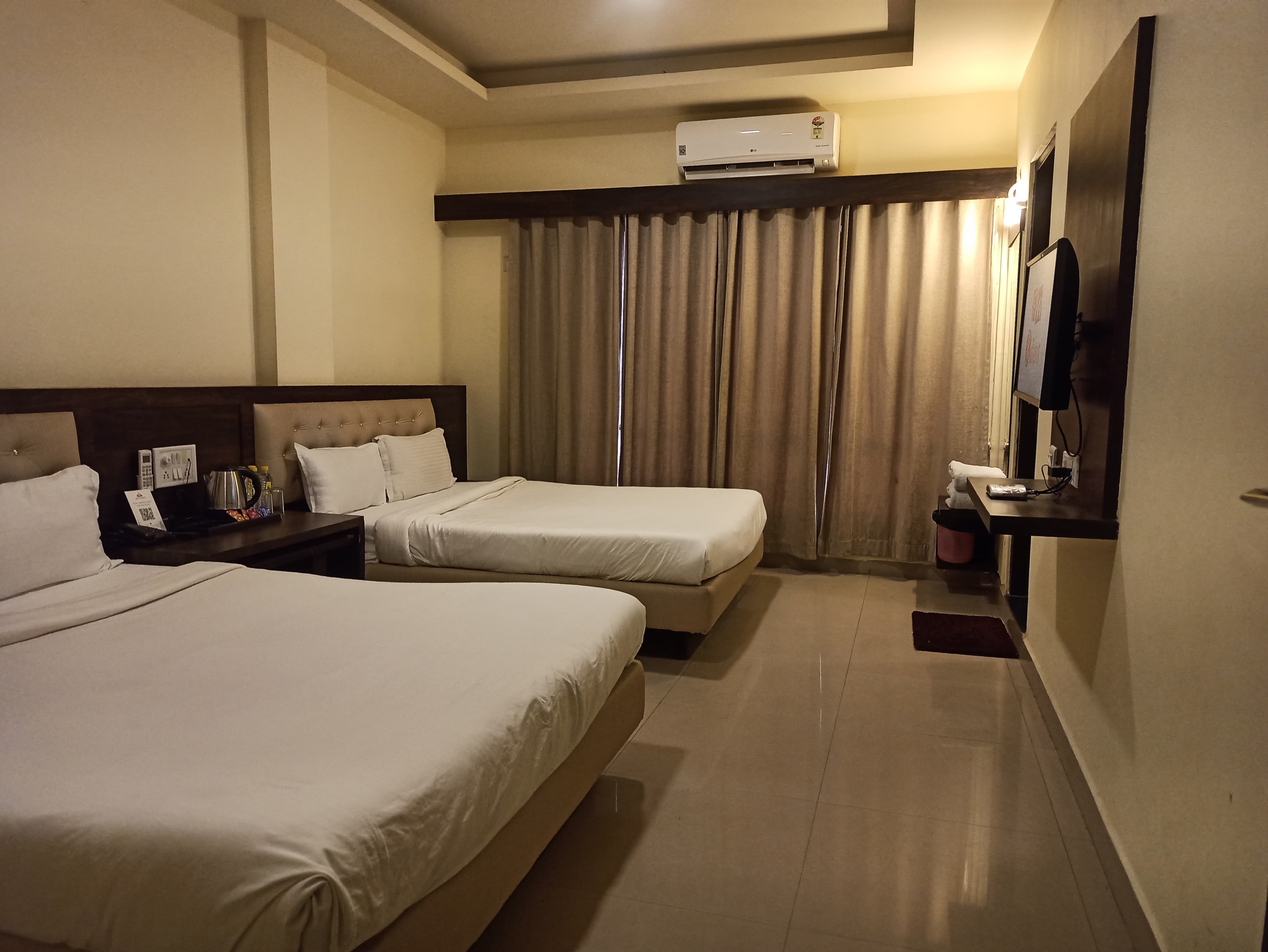 Hotel Mittal Avenue - Tap to explore photos