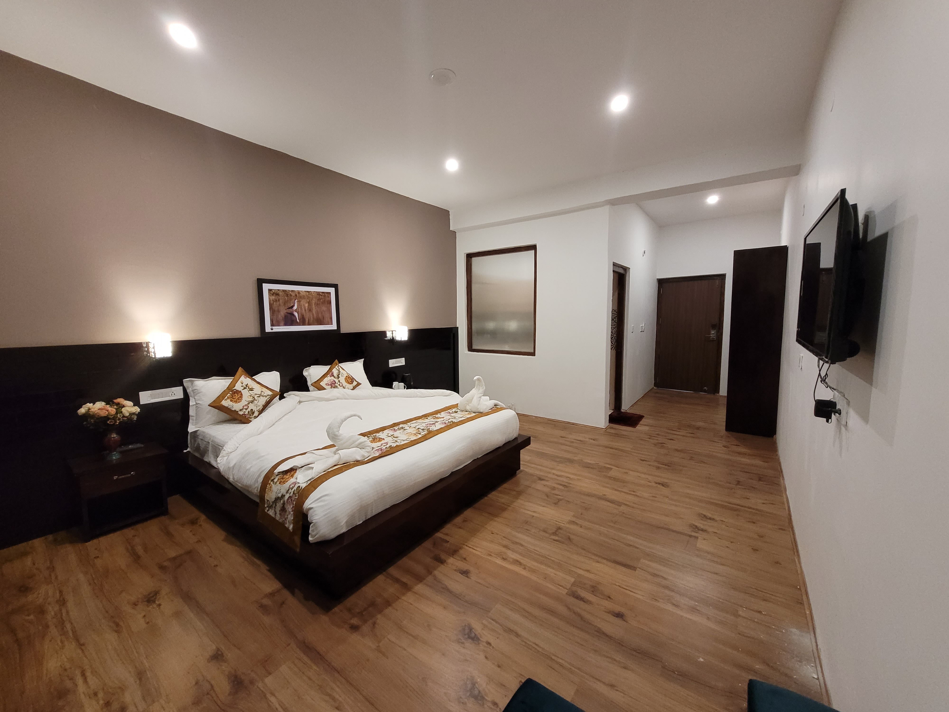 Guru Residency Hotel - Tap to explore photos