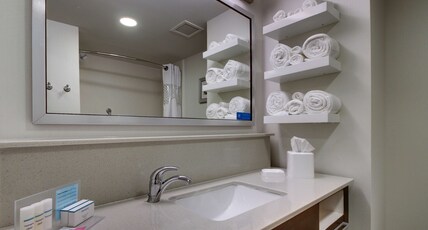 Hampton Inn & Suites by Hilton Cordele Room Type - 2 QNS HEARING ACC NOSMOK
