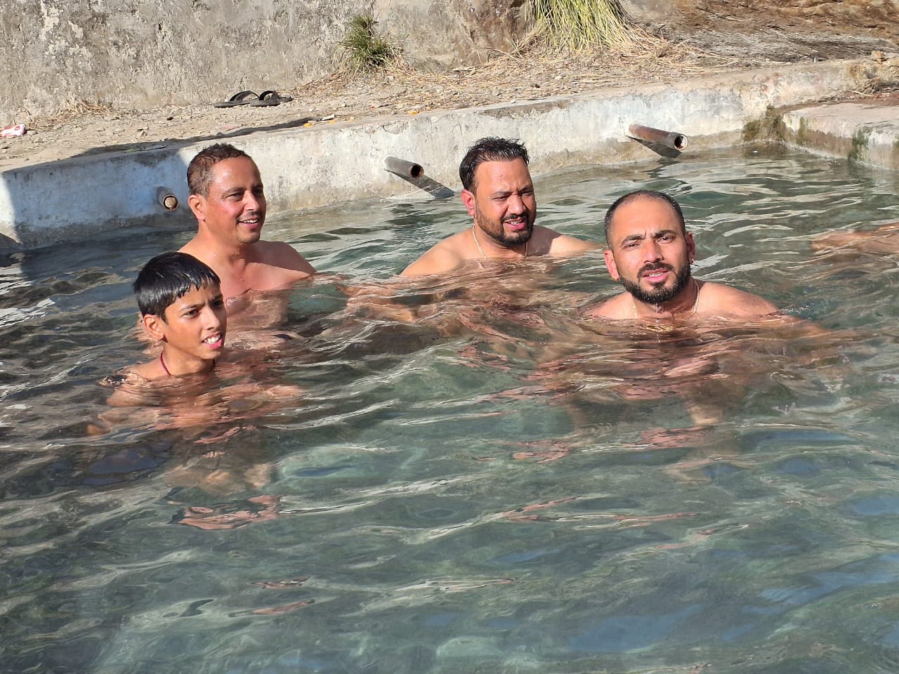 Jai gurudev jwar munisyar resort restaurent - Tap to explore photos