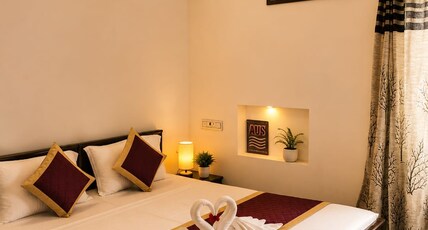 Rudra Kashi Inn Room Type - Deluxe Room