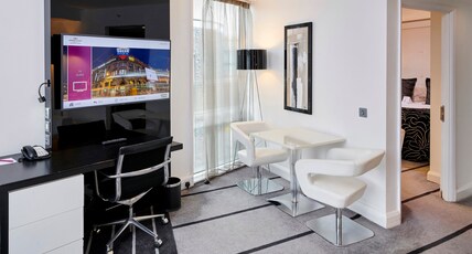 Crowne Plaza Hotel Manchester City Centre Room Type - 1 King Bed One Bedroom Suite