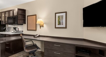 Candlewood Suites Pueblo, an IHG hotel Room Type - 1 Queen Bed Studio Suite