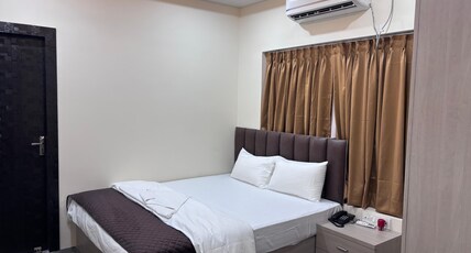 Hotel AKG Inn Room Type - Deluxe Double Bed