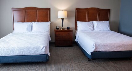 Hampton Inn and Suites Jacksonville Room Type - 2 QNS ACCESSIBLE W TUB NS