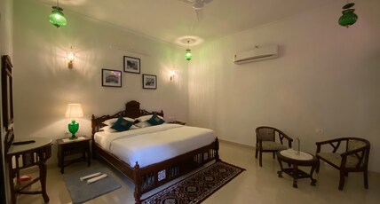 Naivedhyam HomeStay Room Type - Premium Room With Jacuzzi