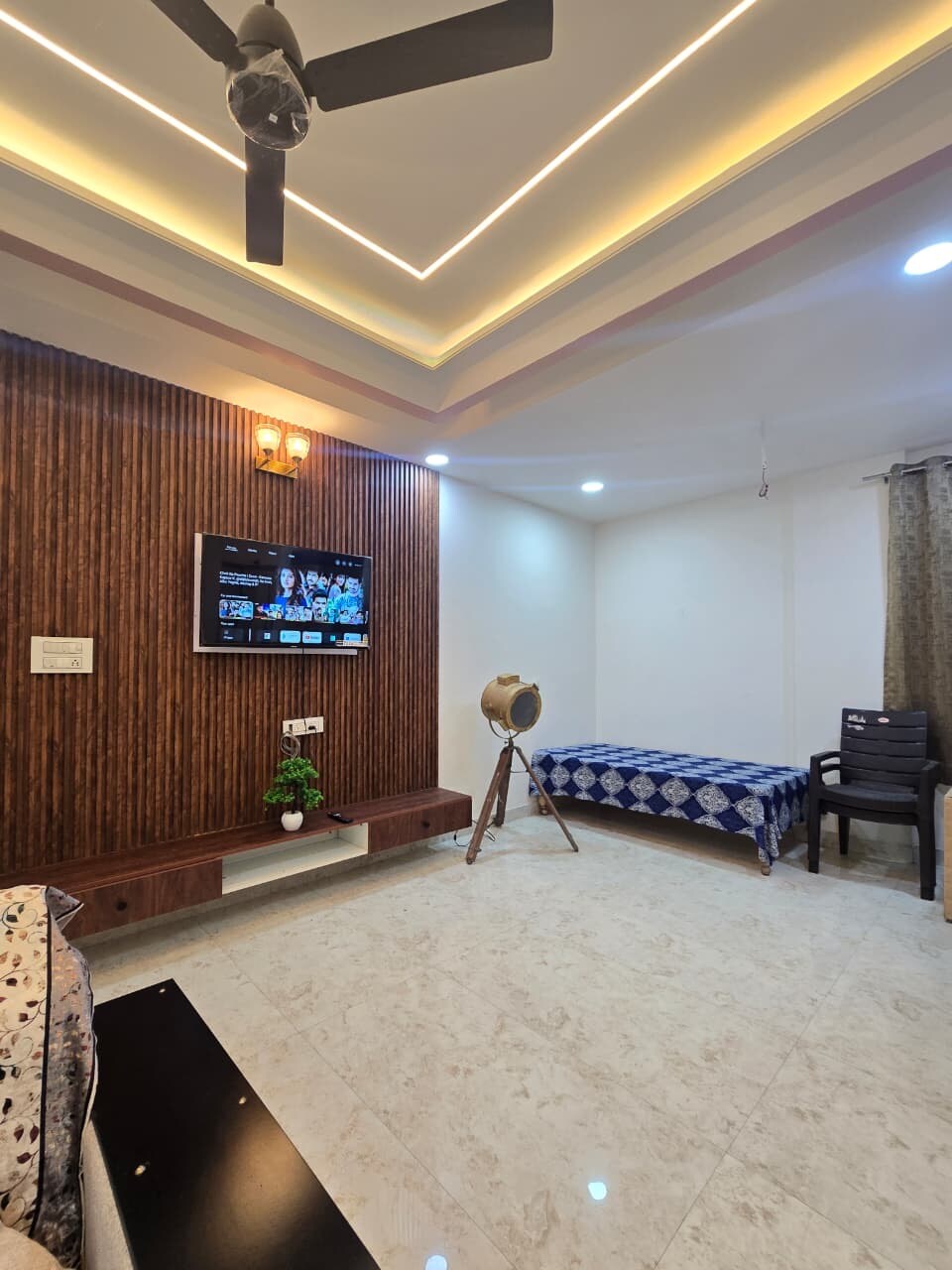 Modern Studio with Balcony   Near Metro   Airport - Tap to explore photos