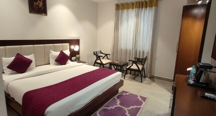 Taj Heights Room Type - Deluxe Room Taj Heights Room Type - Deluxe Room